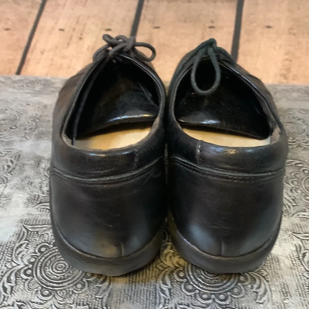 🚫SOLD🚫 Black Leather Tie Up Shoes Size 39 - Image 4
