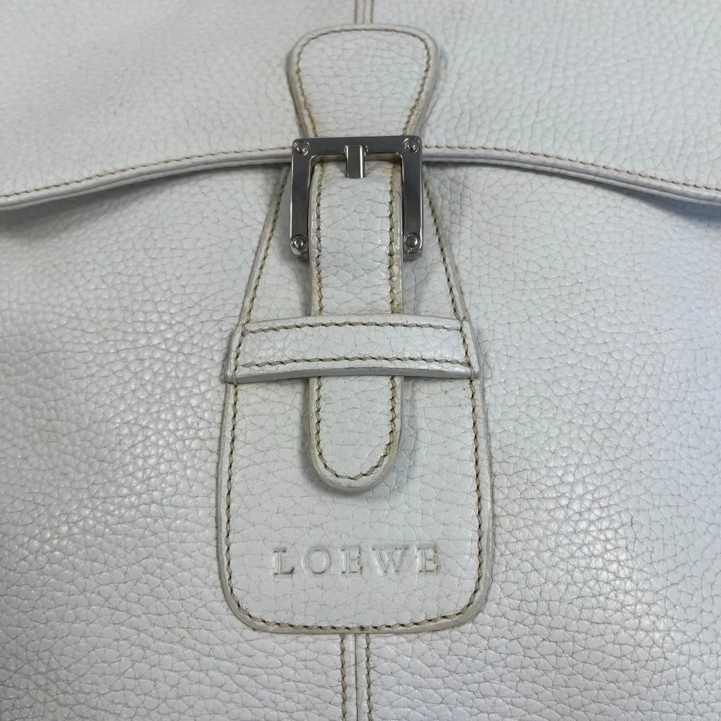 Loewe Vintage White Pebbled Leather Buckle Flap Crossbody Bag - Preowned - Image 4