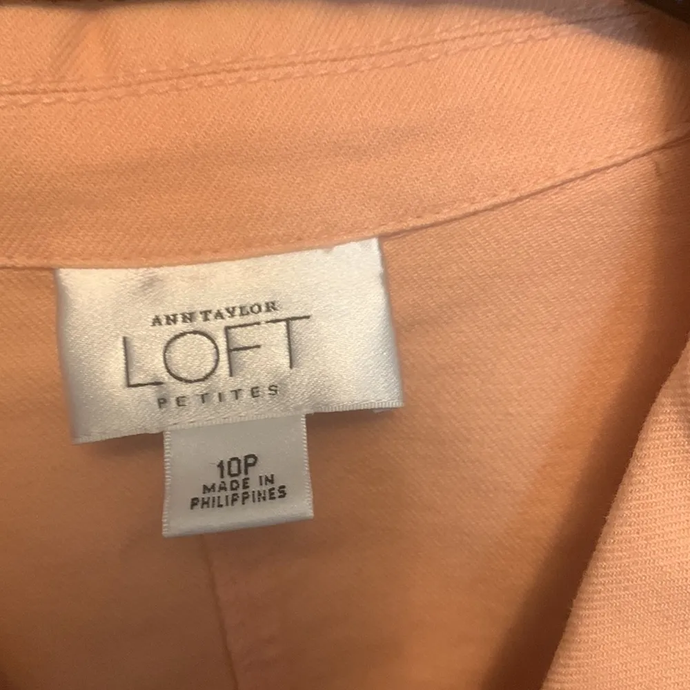 Women Ann Taylor Loft Petite SZ 10
100% Cotton Peach Blazer Never been Worn - Image 3