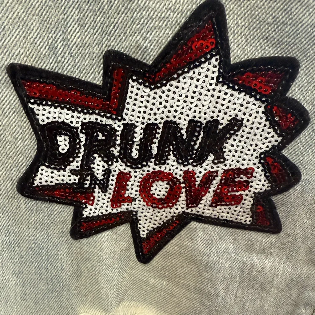 NWT POL Distressed Light Wash Jeans Sequin Patchwork Cropped Raw Hem Small - Image 3