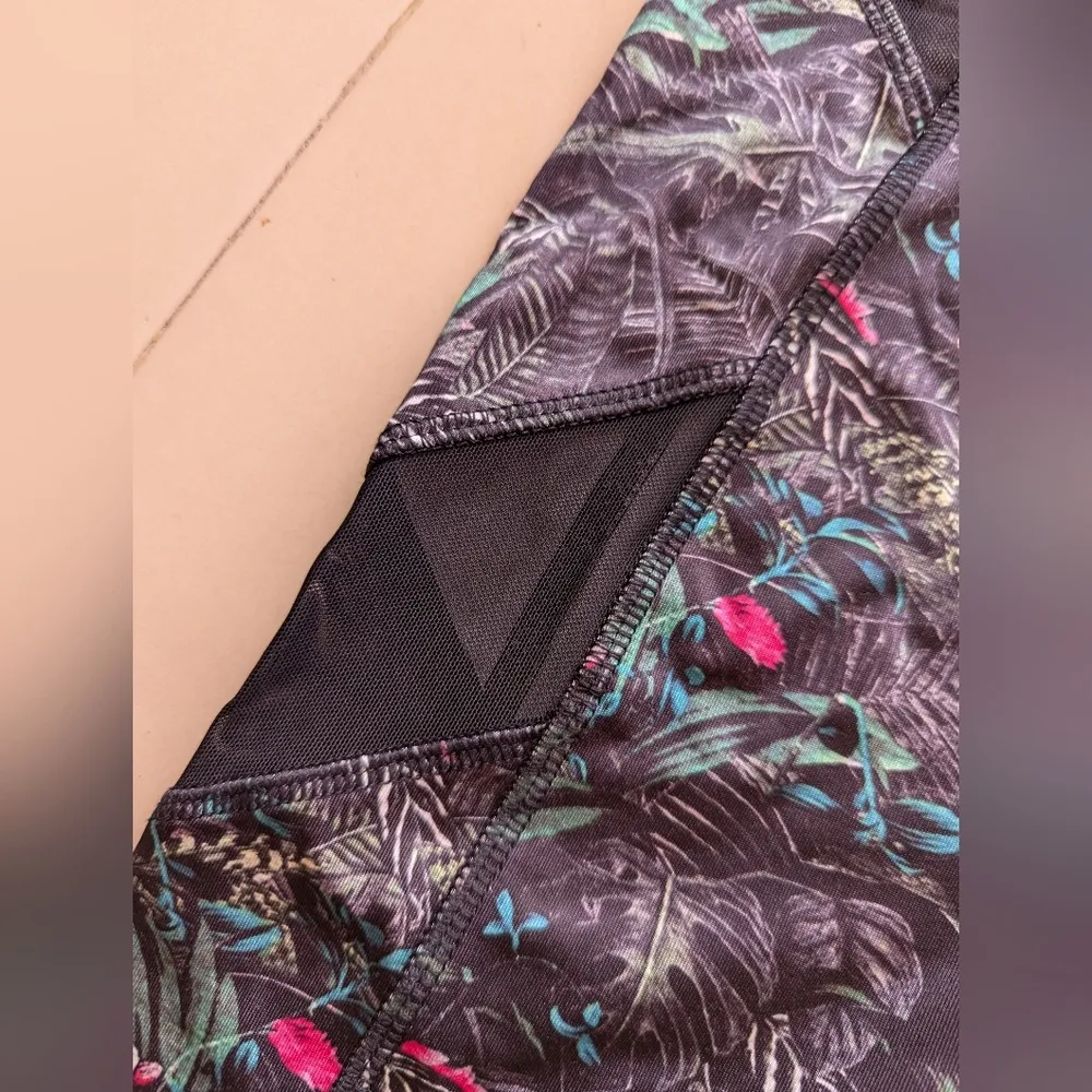 VOGO Athletica Floral & Leaf Rainforest Leggings elastic waist size L black Pink Size L - Image 7
