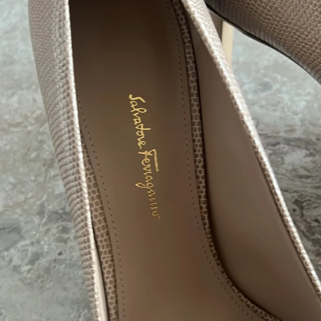 Salvatore Ferragamo Justina Pointed Toe Pumps in Beige, Size 11, NEW in Box - Image 5