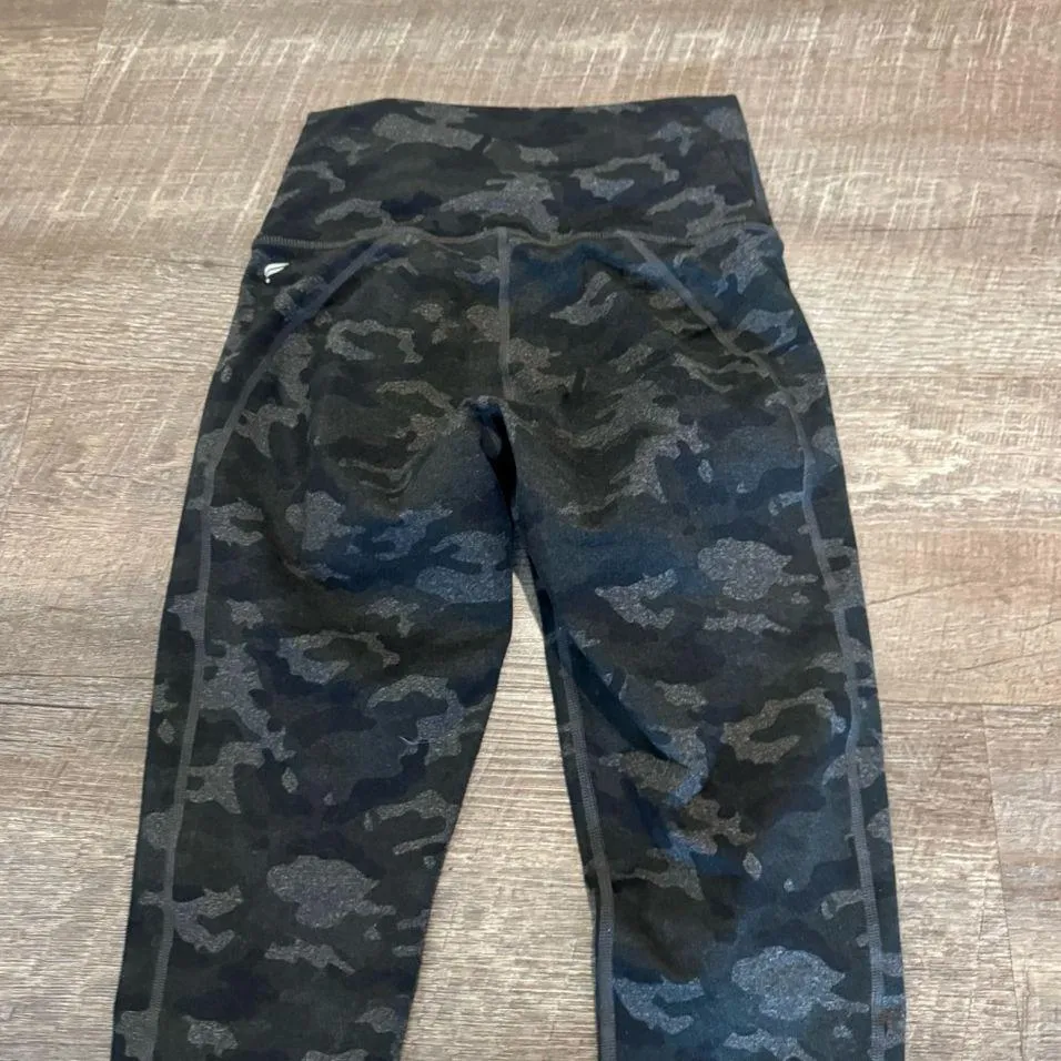 Fabletics Camo Leggings - Image 4
