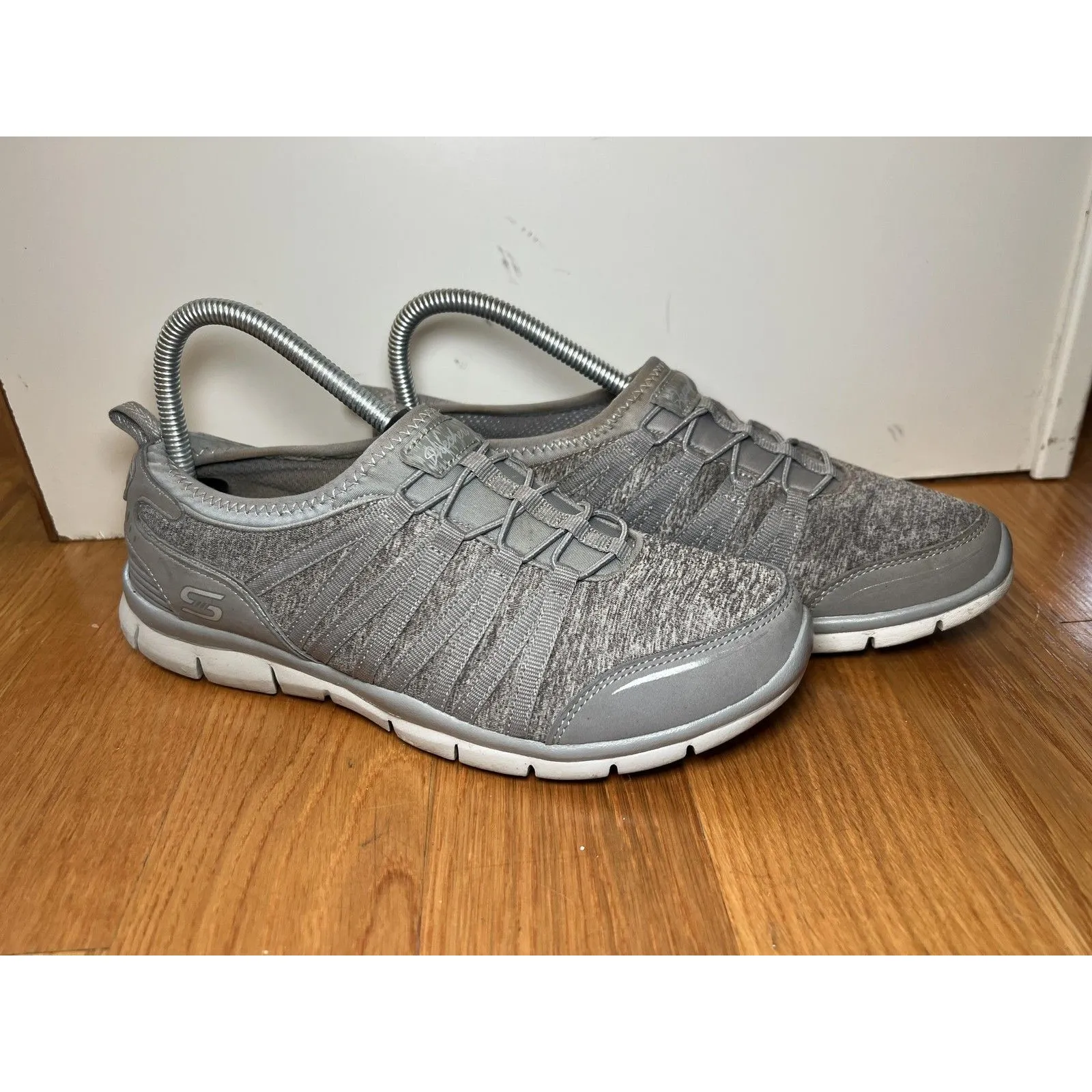 Skechers Shoes Womens Size 8.5 Gray Slip-On Memory Foam Bungee Laces SN 22602 - Image 3