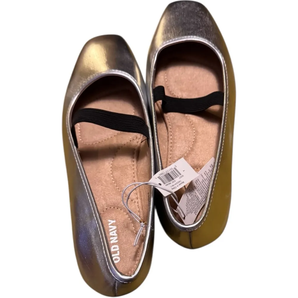 Old Navy Women's Mary Jane  Low Heel Ballet Silver Loafers with Black Strap Sz 7 - Image 2