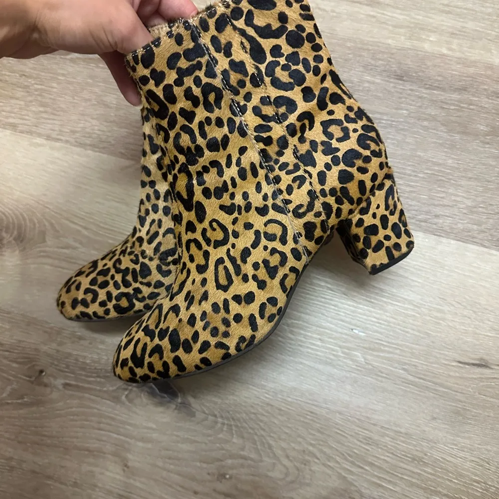 Cheetah Print Fur Booties Size 9 - Image 2