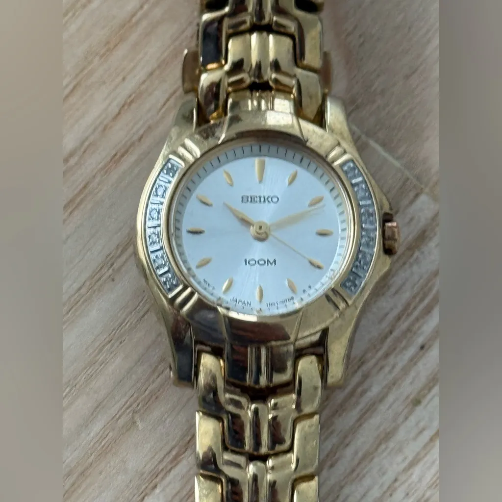 Seiko Diamond Rare Luxury Ladies Watch Silver Dial Gold Plated Bracelet Case - Image 4
