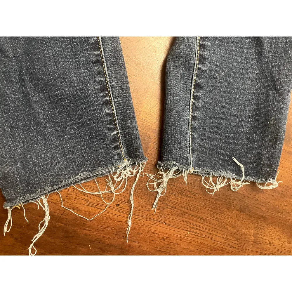 Articles of Society distressed jeans Prairie wash women's size 29 - Image 4