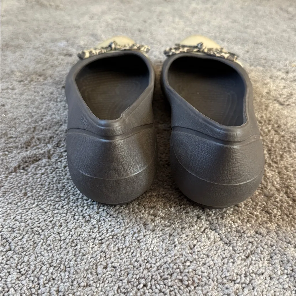 Crocs Brown/Tan Animal Print Cap Toe Flats SIZE 7 - Image 3