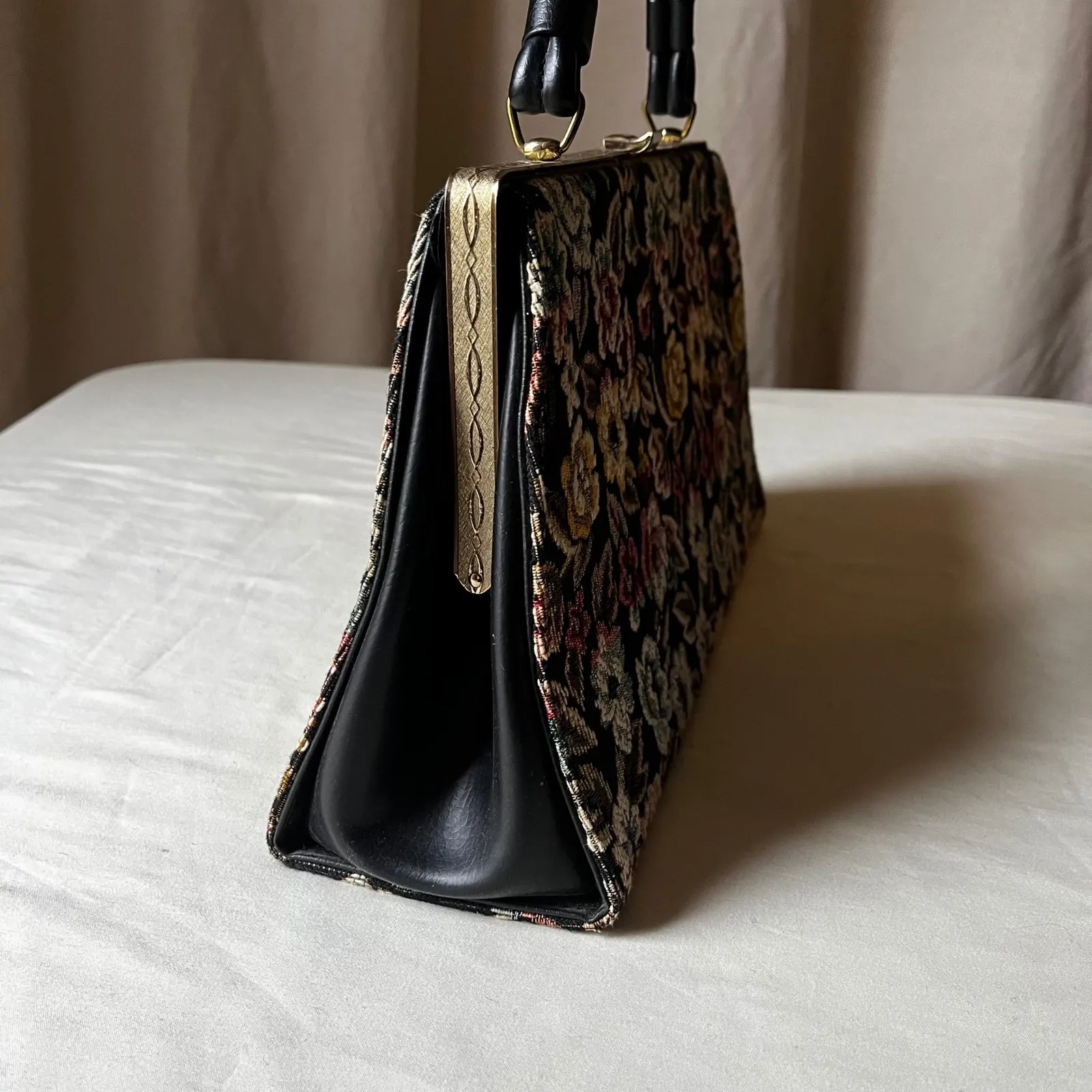 Vintage Dover Floral Tapestry Carpetbag Purse Black Gold Frame Top Handle - Image 2