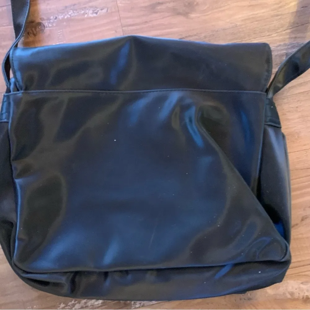 Black Kenneth Cole Reaction Shoulder Bag - Image 10