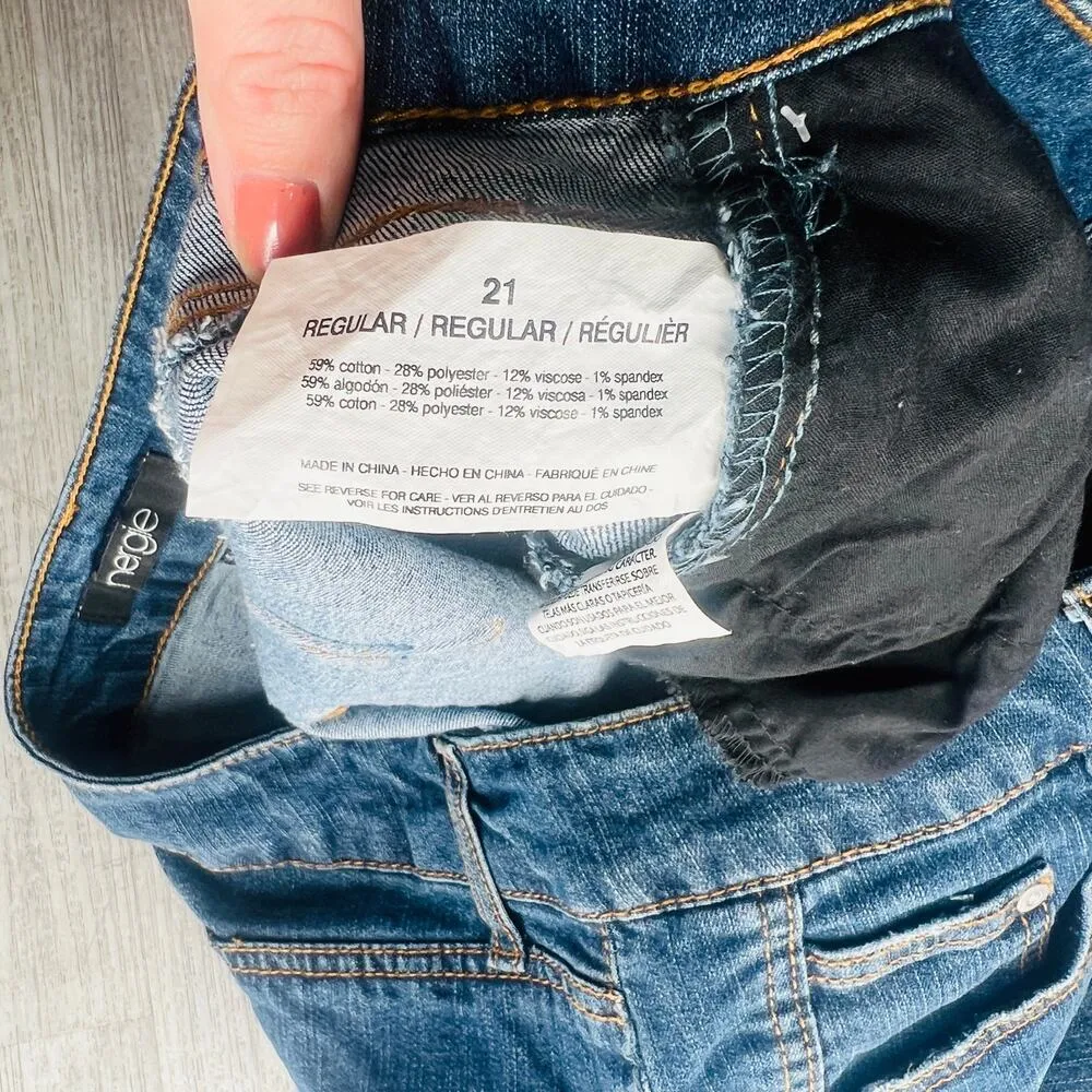 NWT energie size 21 women’s blue jean frayed shorts - Image 3