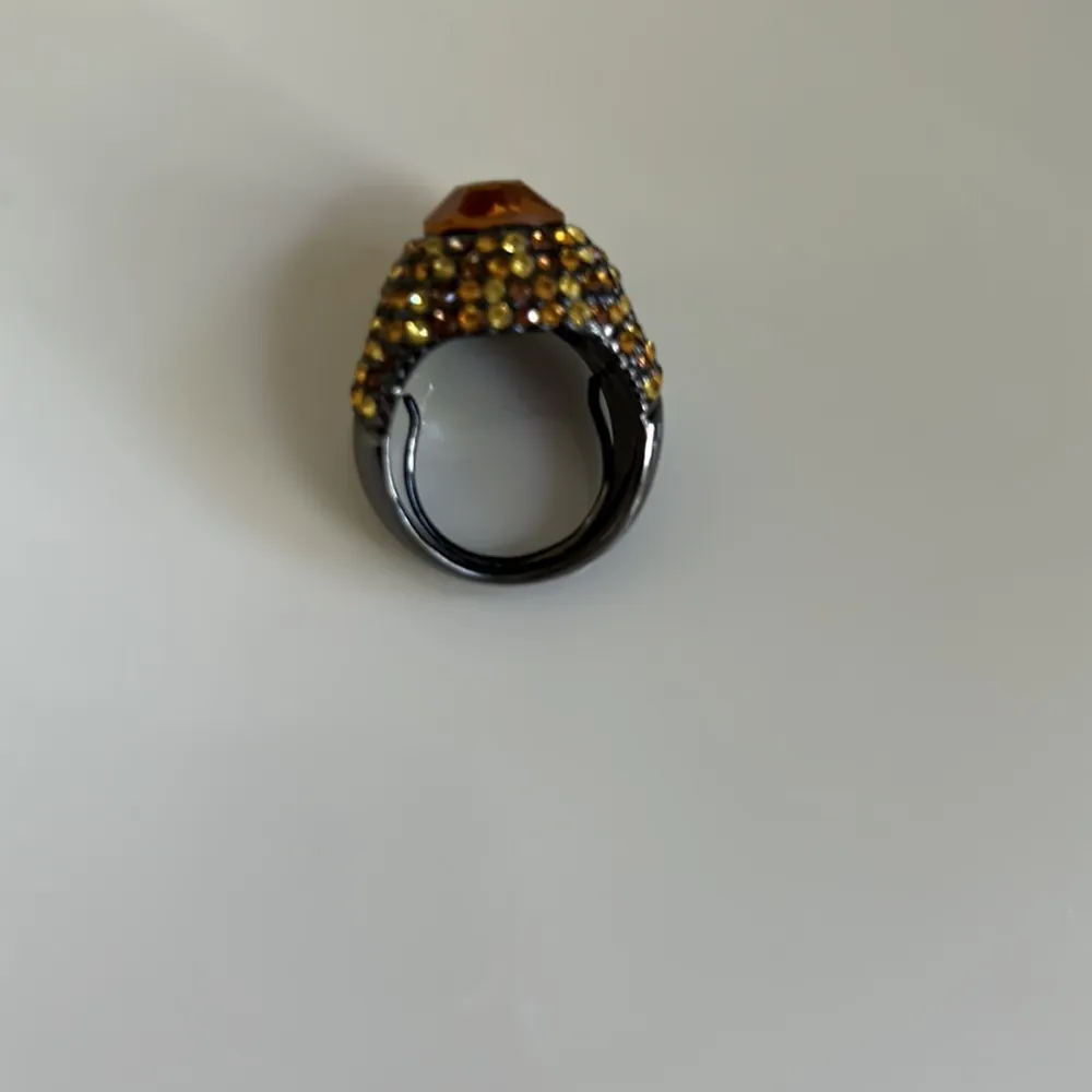 Kenneth Jay Lane Smoky Gray Metal & Amber Rhinestone Ring sz 7/7.5 Orange - Image 5