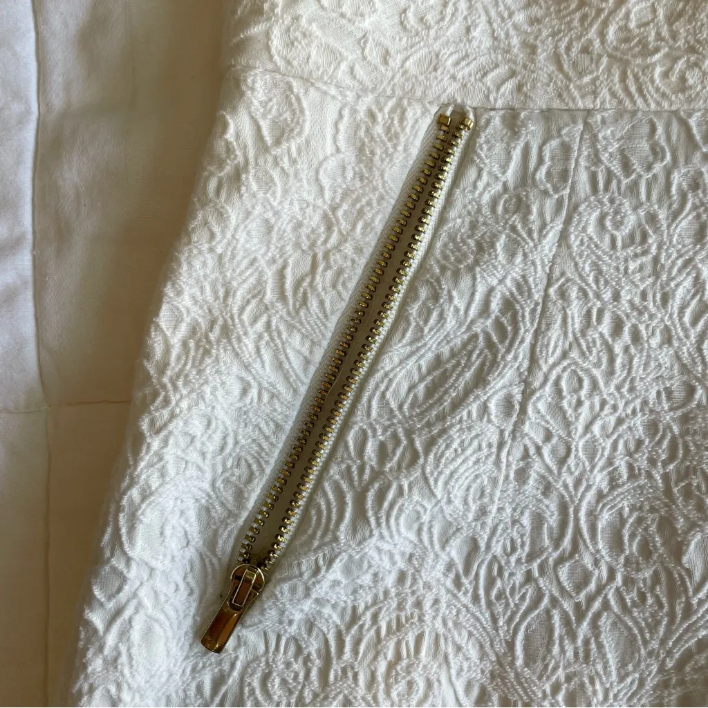 H&M White Lace Pencil Skirt - 4 - Image 2