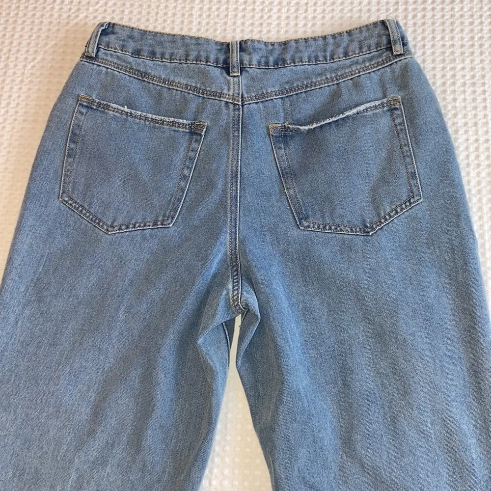 FOREVER 21 Jeans Size 30/10 Highrise Distressed Straight Leg Boyfriend Relaxed - Image 5