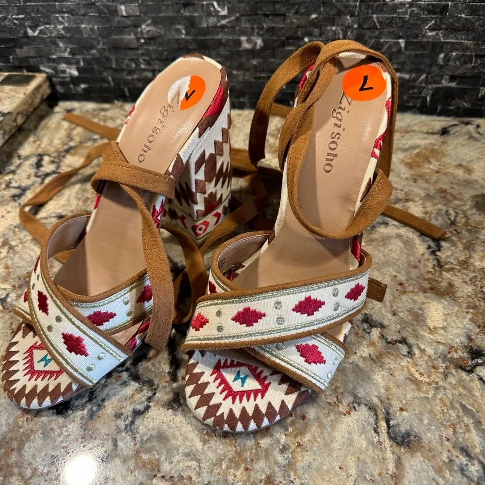 Zigi Soho Vierra Heels Sandals Aztec Embroidered size 7 New STRAPPY ANKLE - Image 2