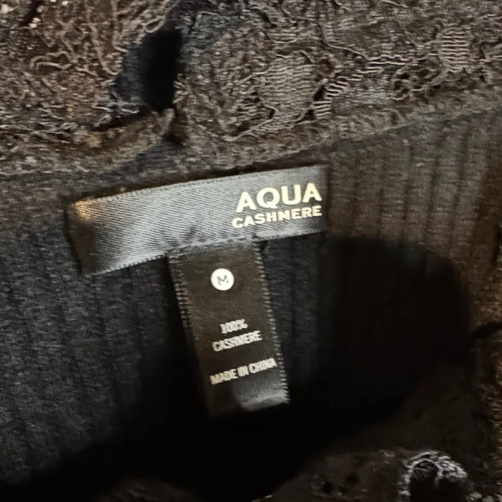 Aqua Black 100% Cashmere sweater with removable  Lace neckline M - Image 2