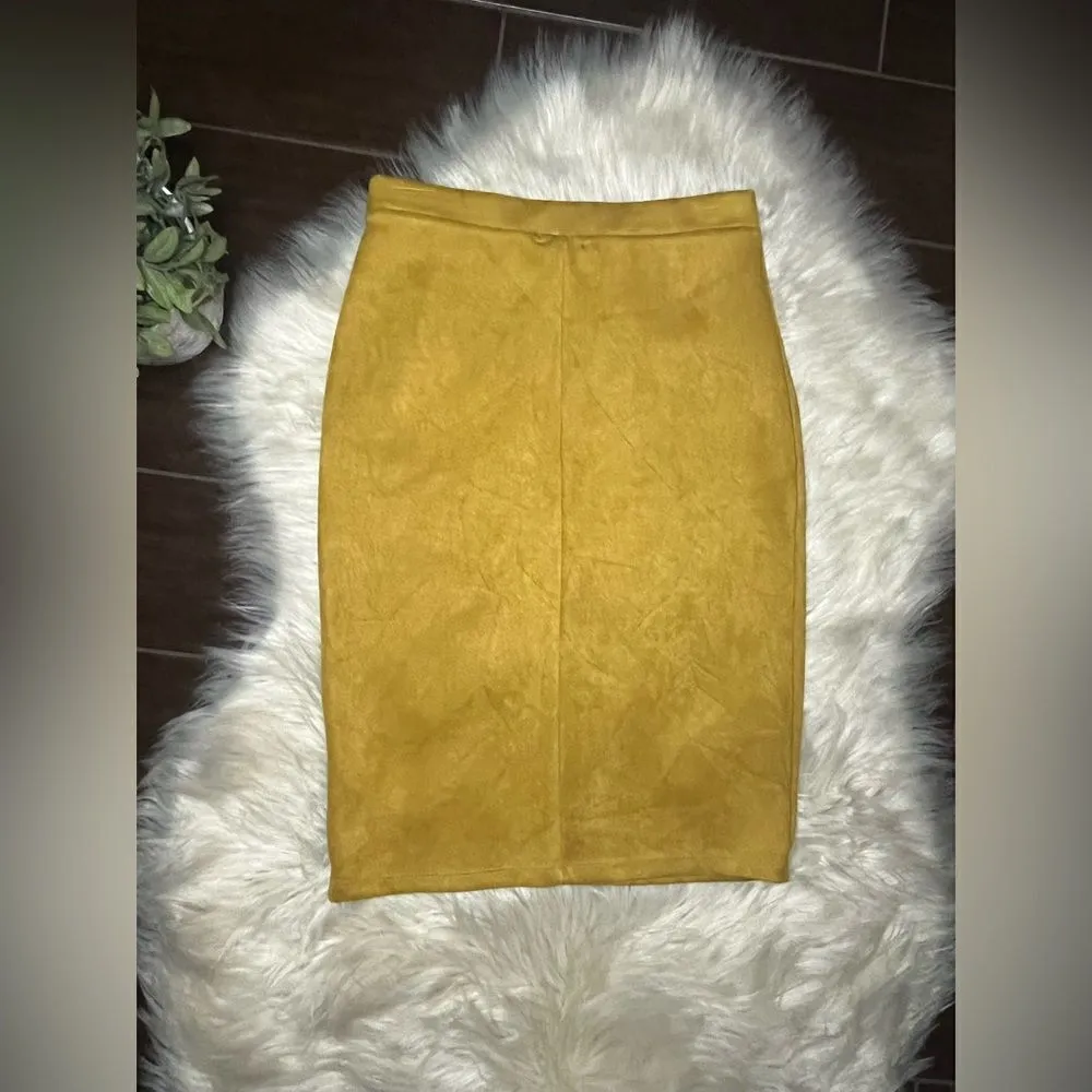Olivia Blu mustard faux suede pencil skirt sz Small - Image 4