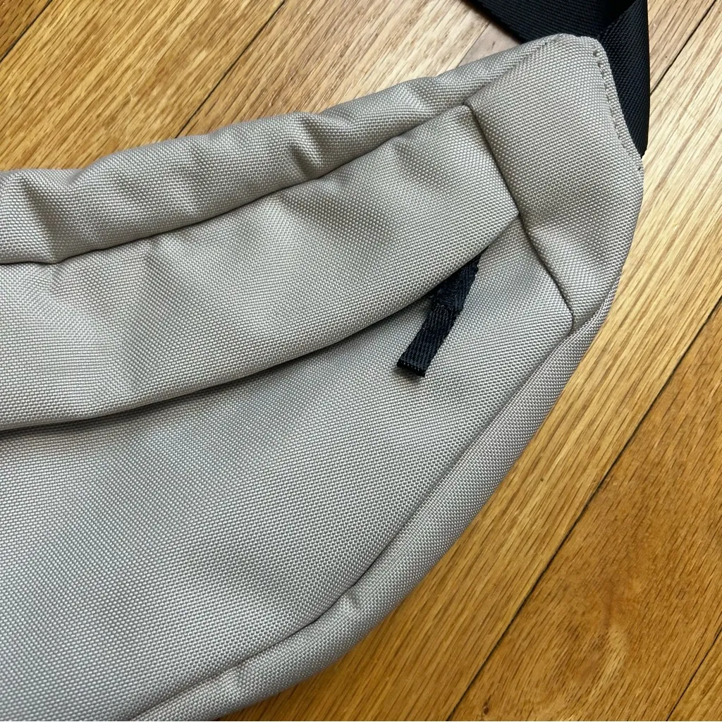 Everlane Renew Transit Adjustable Fanny Pack Warm Quartz Sling Bag Belt Bag - Image 6