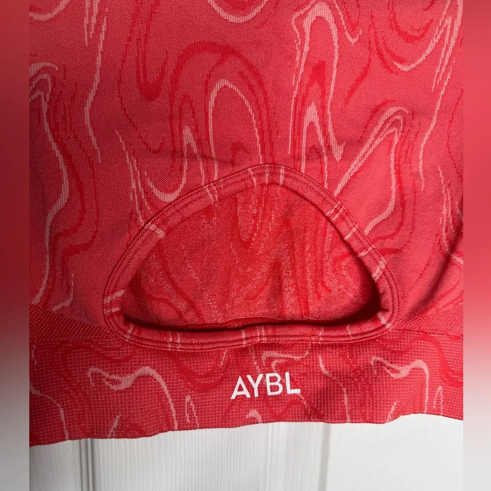 AYBL‎ Coral Marbled Short Sleeve Crop Workout Top Size Small - Image 3