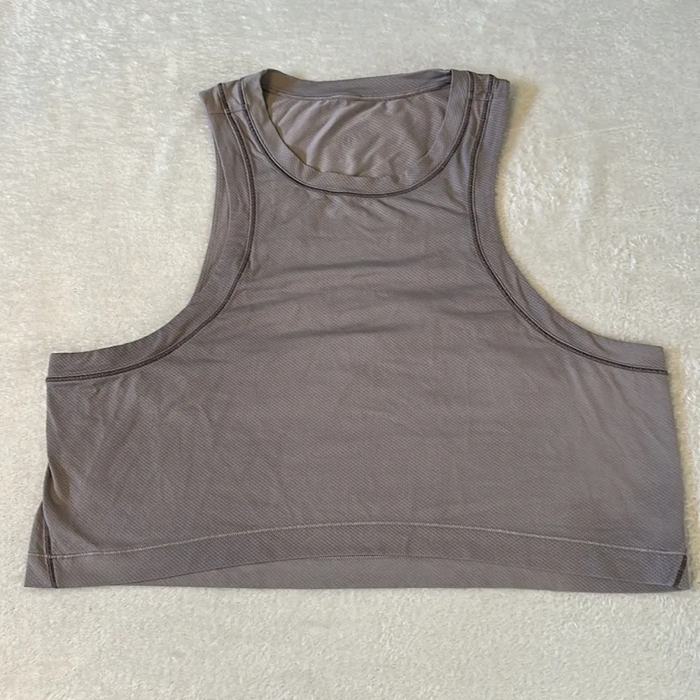 Lululemon Open-Back Cropped Training Tank Top
Mauve Grey - Image 3