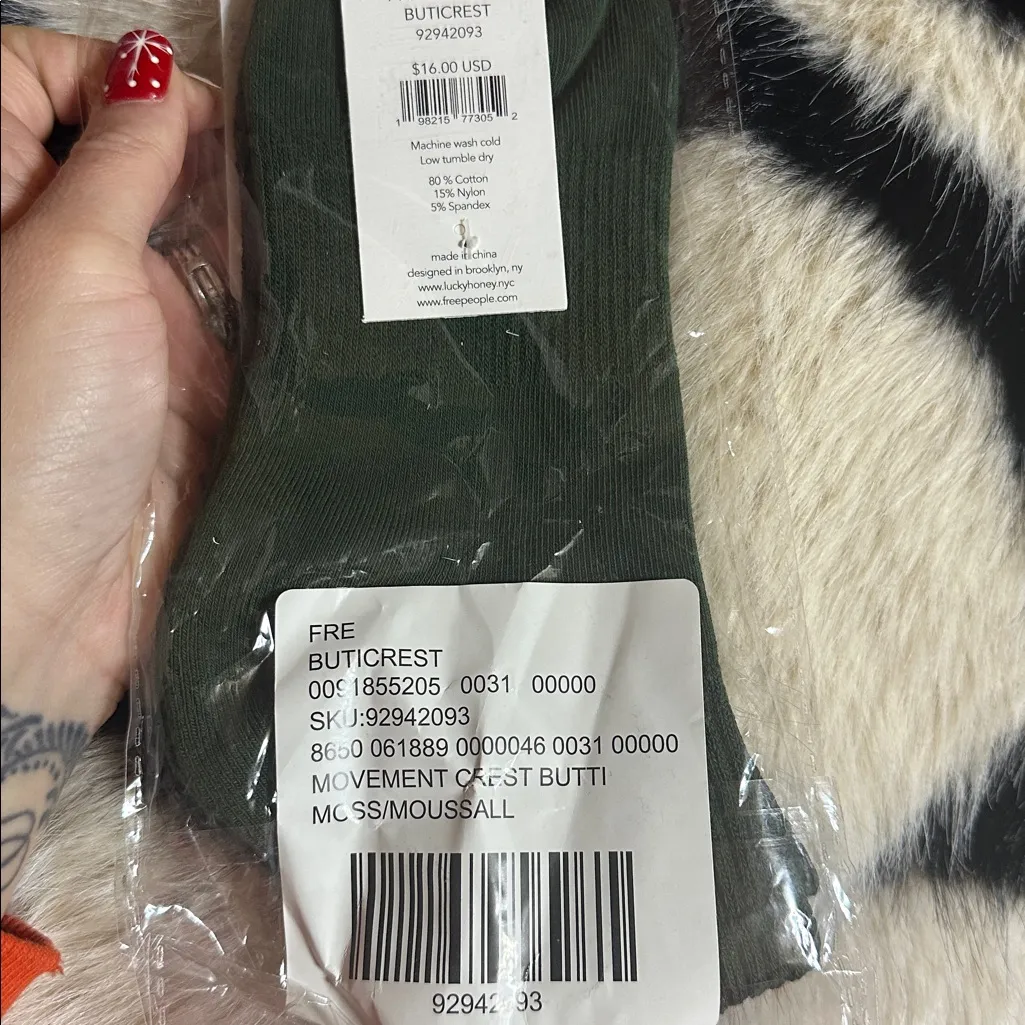 NWT Free people Movement Crest Buti Socks In Moss Green - Image 3
