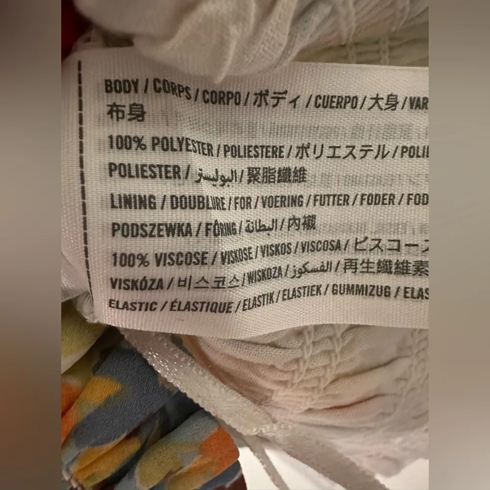 Abercrombie and Fitch Floral Smocked Cropped Top - Image 6