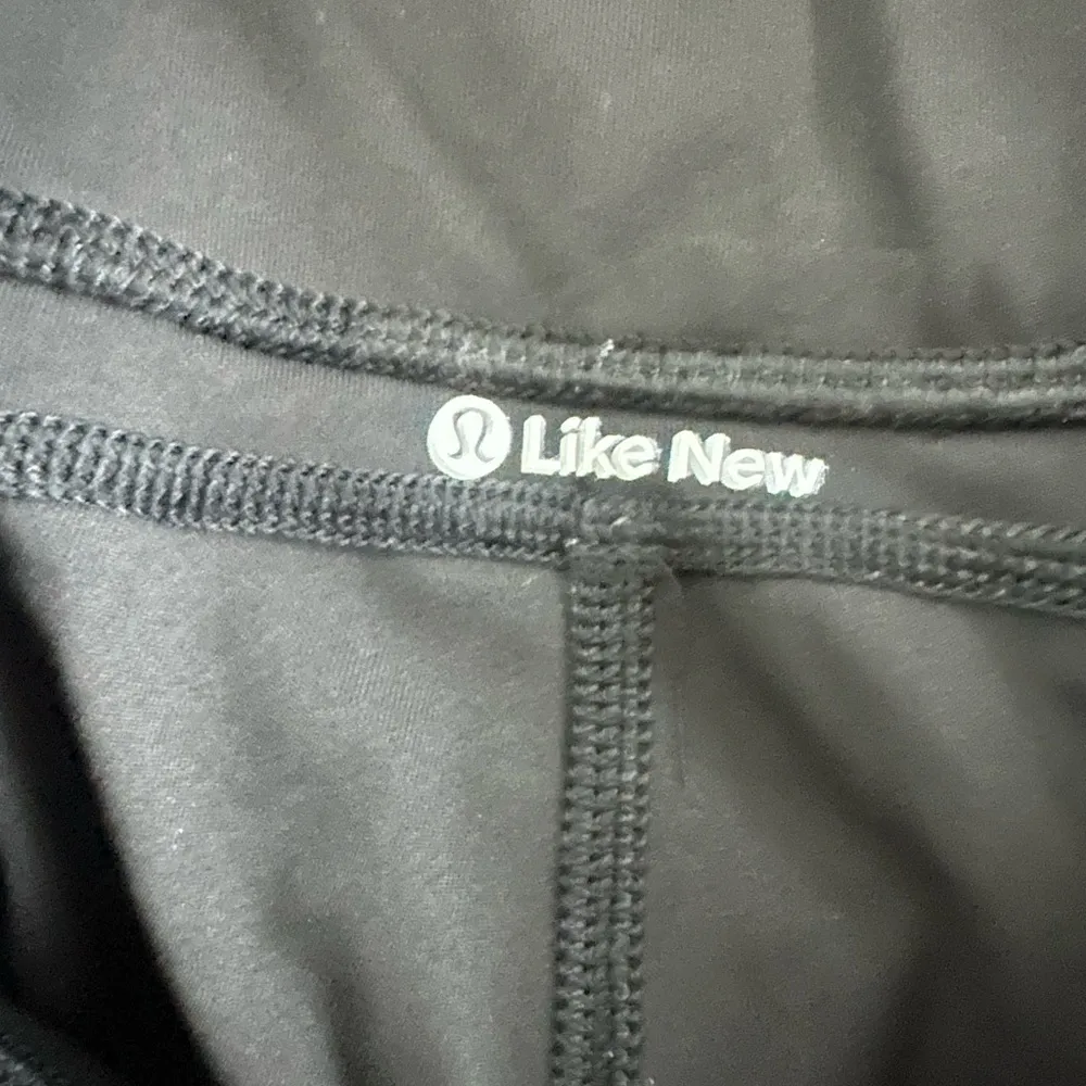 Lululemon Wunder Under Crop High Rise Flocked Scatter Floral 21" Legging Black 8 - Image 8