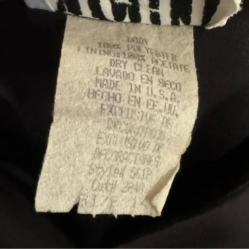 Vintage NIGHT STUDIO 1980s Black Blazer with Rhinestone Clasp and Design Size 14 - Image 5