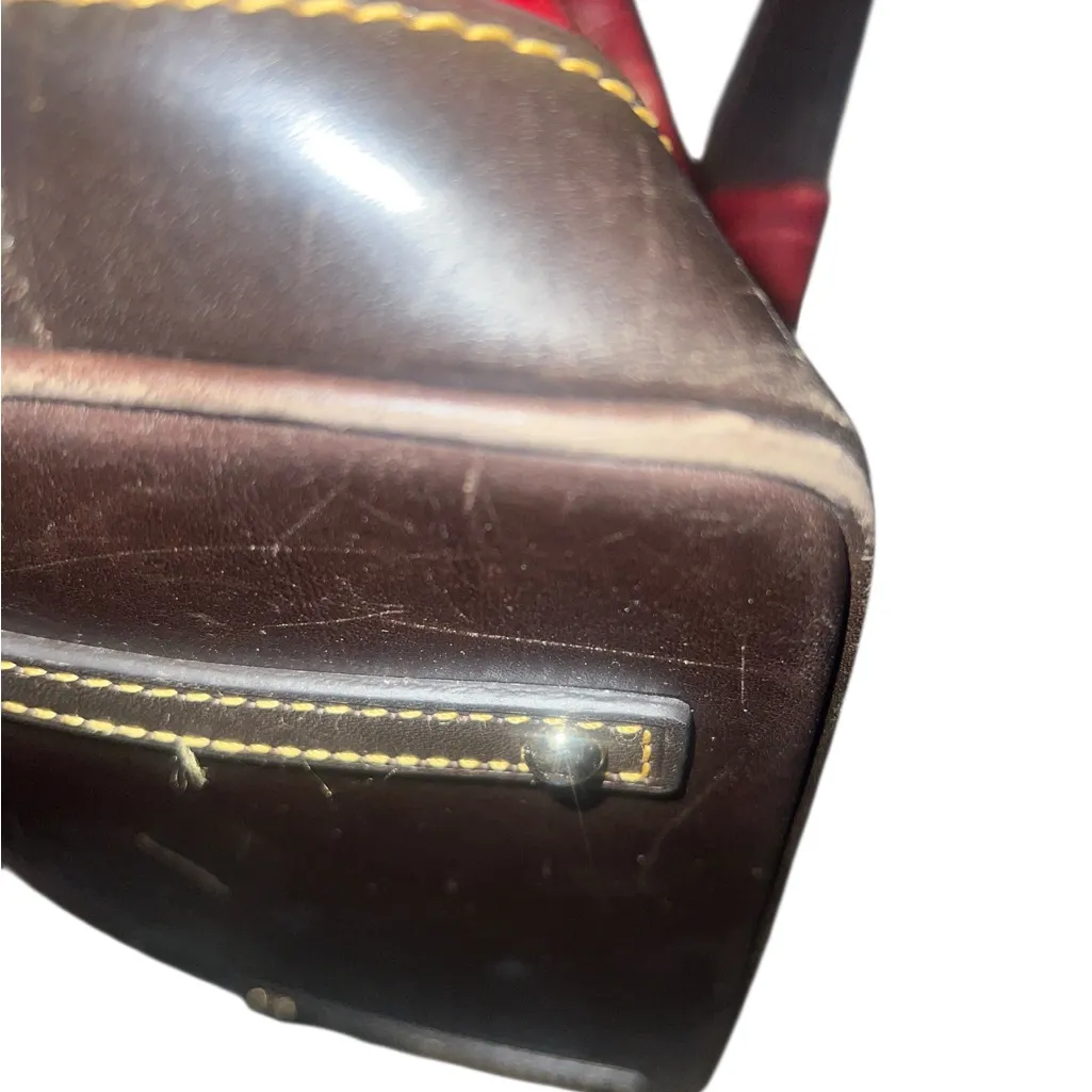 Dooney & Bourke Elegant Red Crocodile-Embossed Women's Bag - Image 11