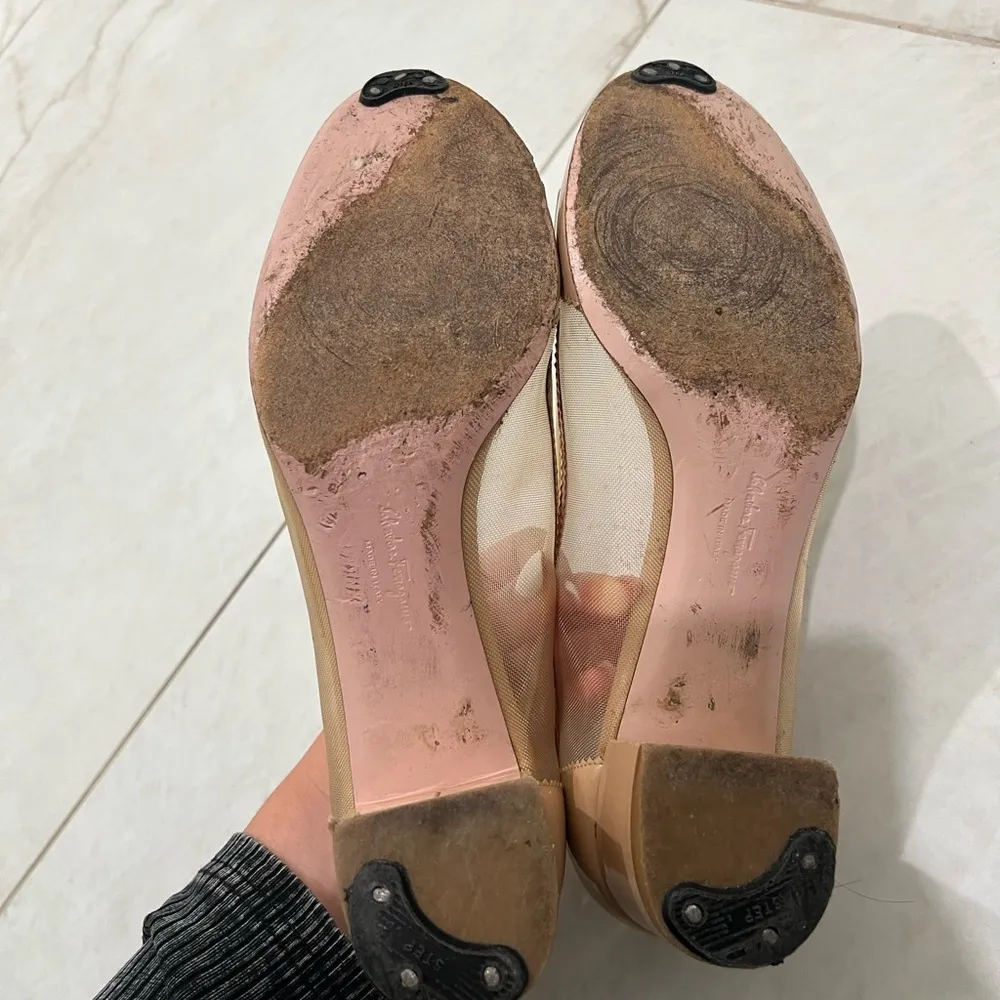 Salvatore Ferragamo Nude Patent Leather and Mesh Vera Bow Block Heels Size 10 US - Image 7