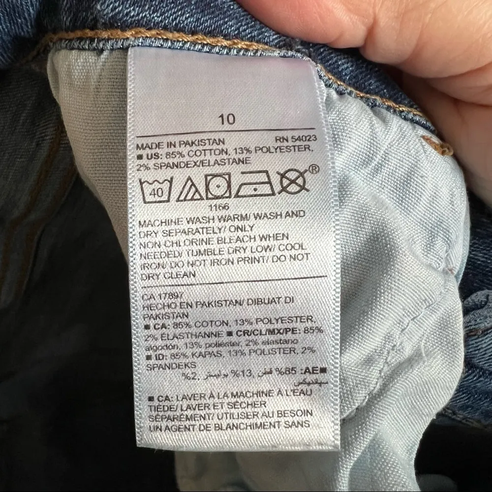 Old Navy Rockstar‎ Mid Rise Distressed Denim Jeans - Image 9