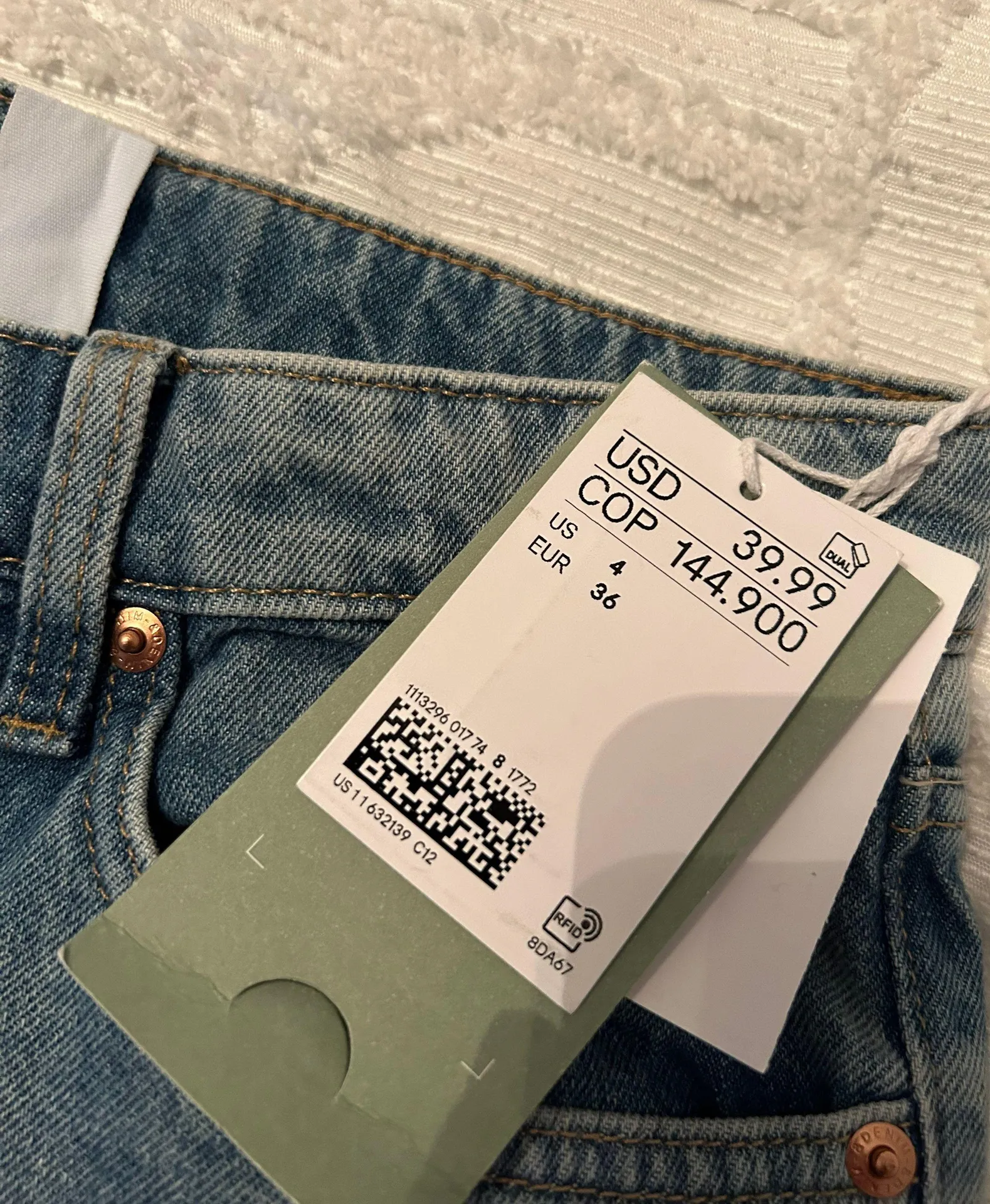 Baggy Low Waist Jeans - Image 2