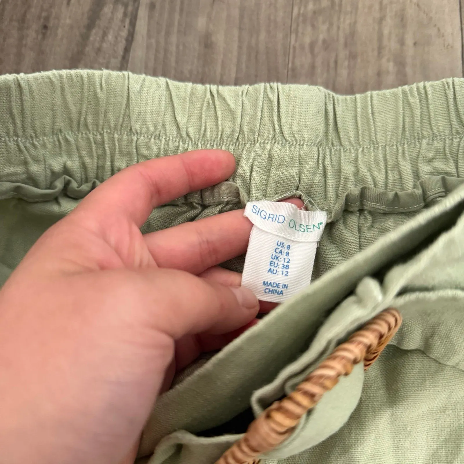 Sigrid Olsen 100% linen sage green belted shorts - Image 2