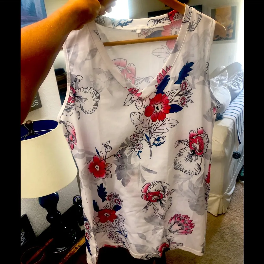BOHO CHIC Floral white tank sz L NWOT Size L - Image 3