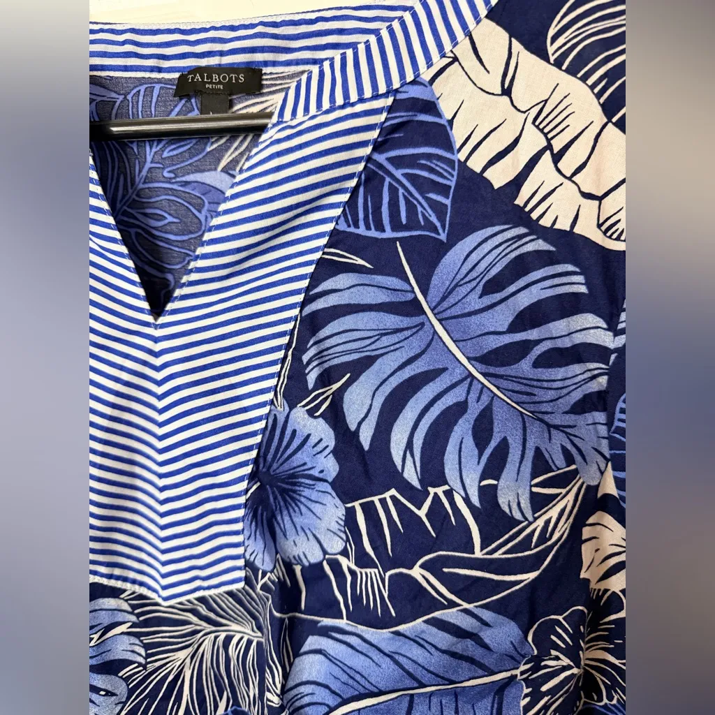 Talbots Tropical Womens Blouse Blue & White Hibiscus Palms Tunic Resort - Image 3