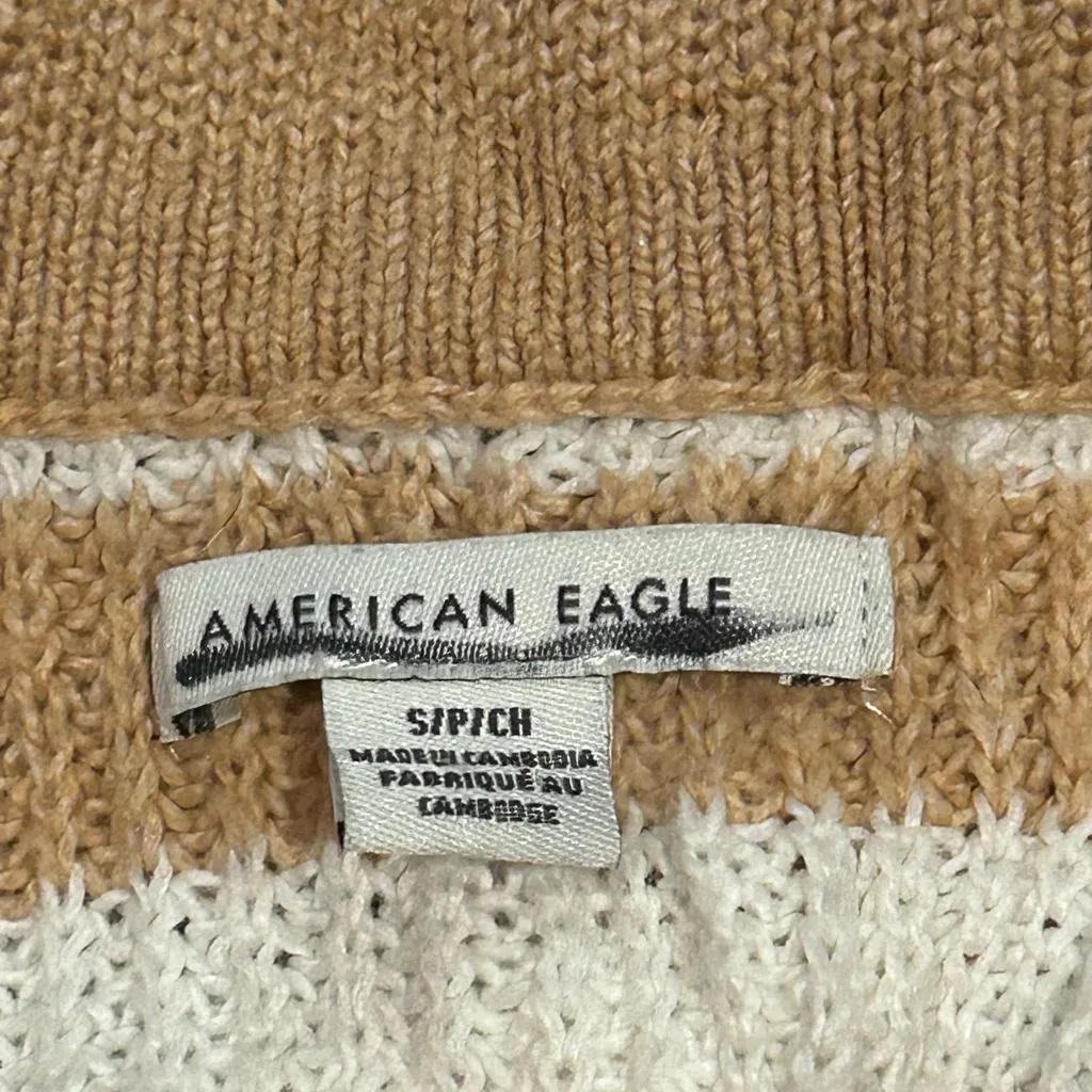 American Eagle Beige and White Striped Knit Sweater - Image 4