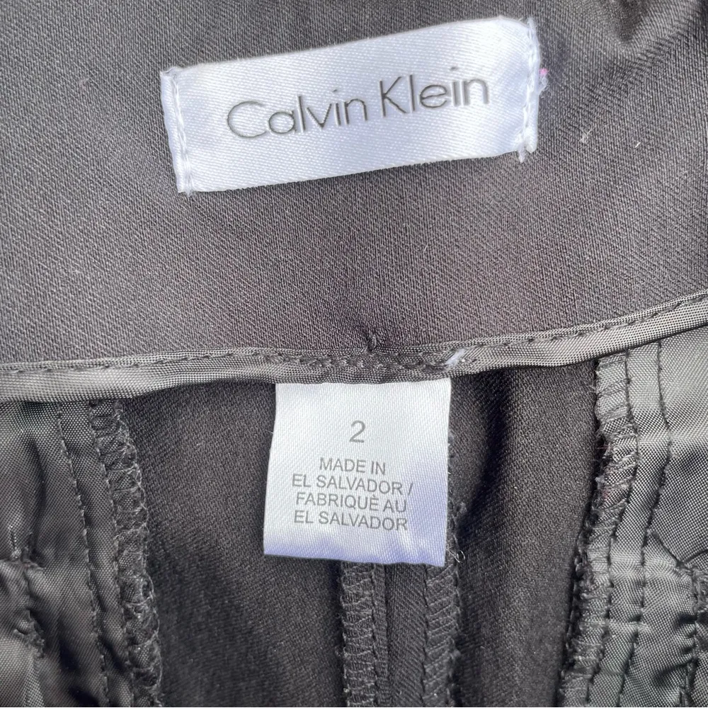 Calvin Klein Black Pleated Low Ride Tapered Straight Leg Trouser Pants Size 2 - Image 2