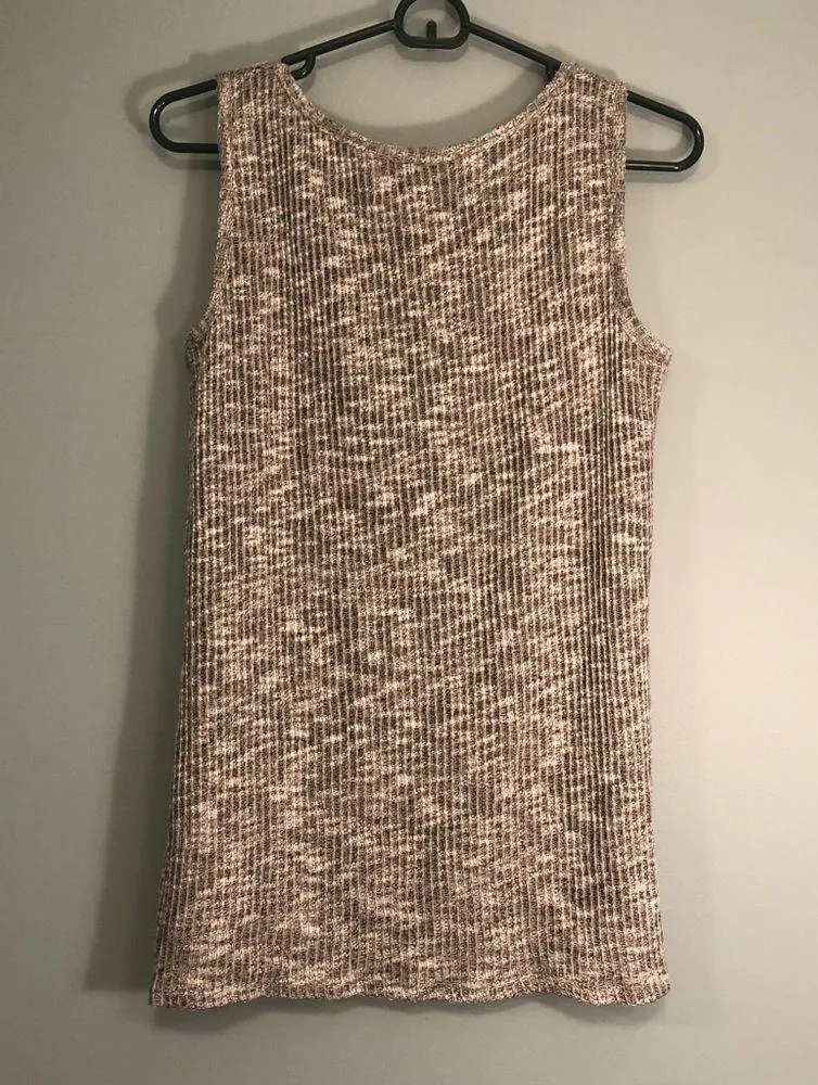 August silk gray thick strap tank top! - Image 5