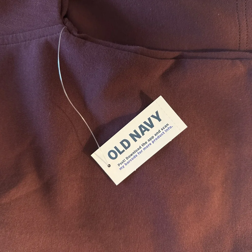 Old Navy Burgundy Graphic Sweatshirt - Image 8