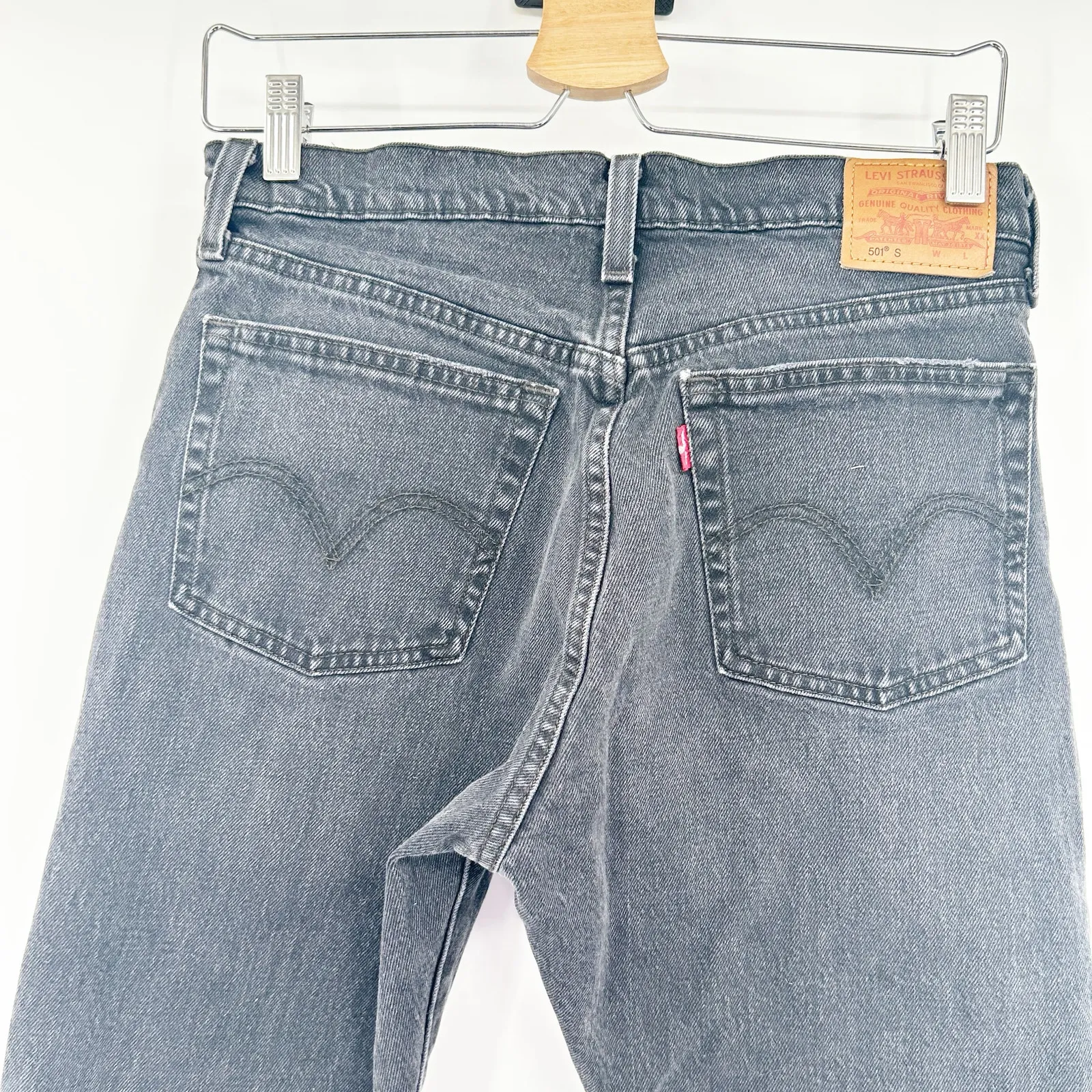 Levis 501 Womens Raw Hem Button Fly Ripped Distressed Straight Jeans Size 28‎ - Image 7