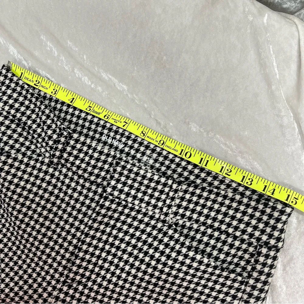 Old Navy 8 high rise pixie checkers pants black white FLAWED - Image 7