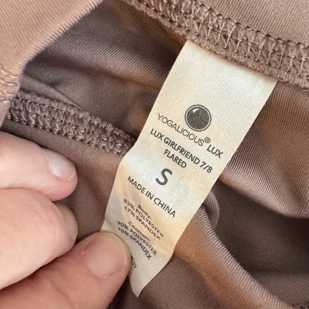 Yogalicious luc Girlfriend 7/8 Flared Women's High-Waisted Taupe size small NWOT - Image 2