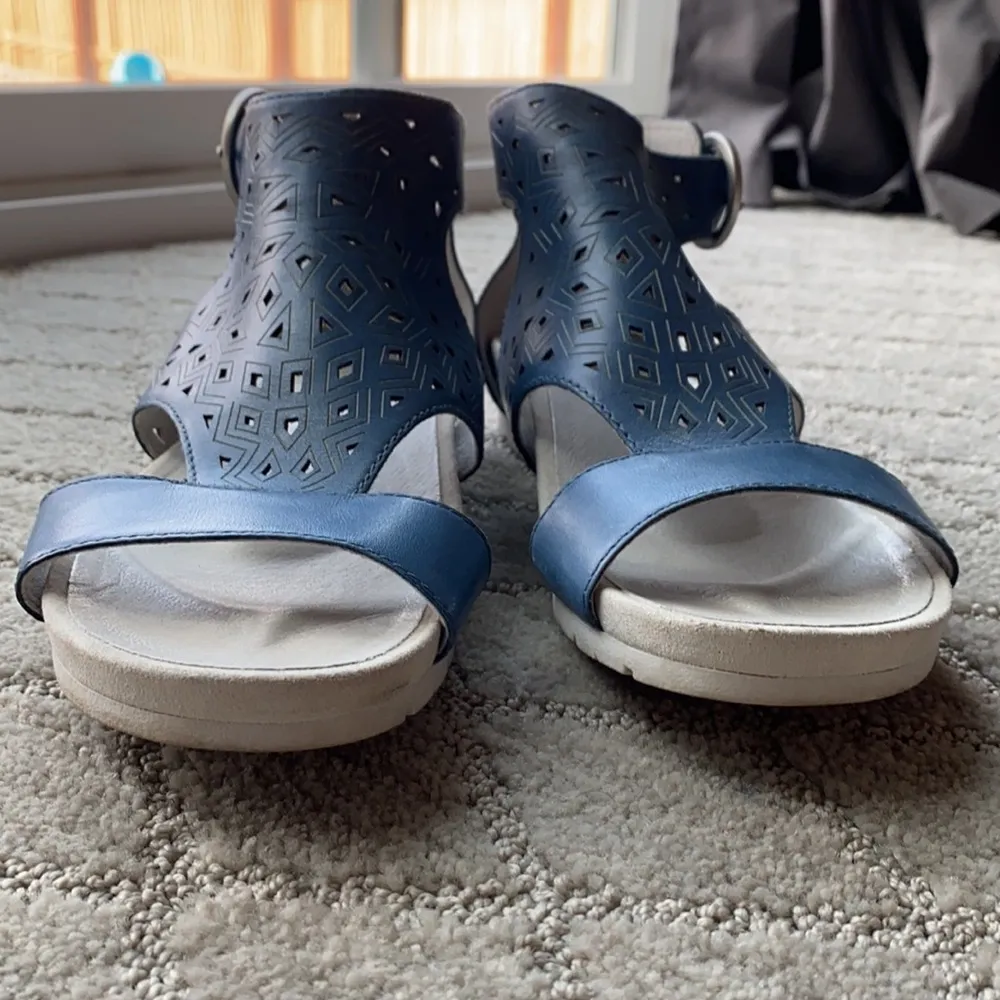 Earth Sapphire Blue Linden Lebanon Gladiator leather comfortable festival fair Size 8.5 - Image 6