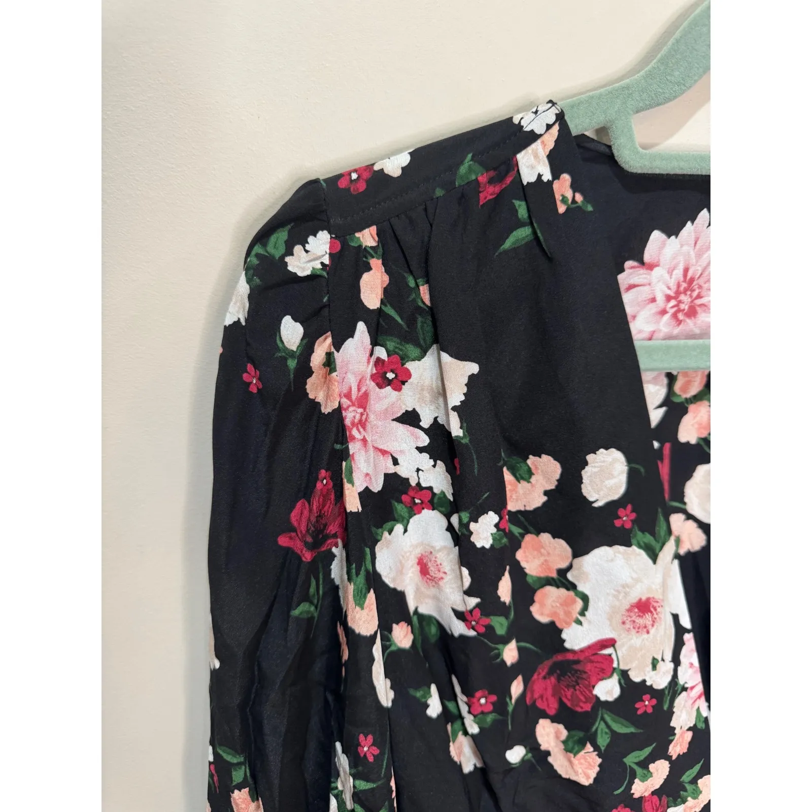 Equipment Femme Revolve‎ Black Floral Silk Sola Top Sz S $325 - Image 8