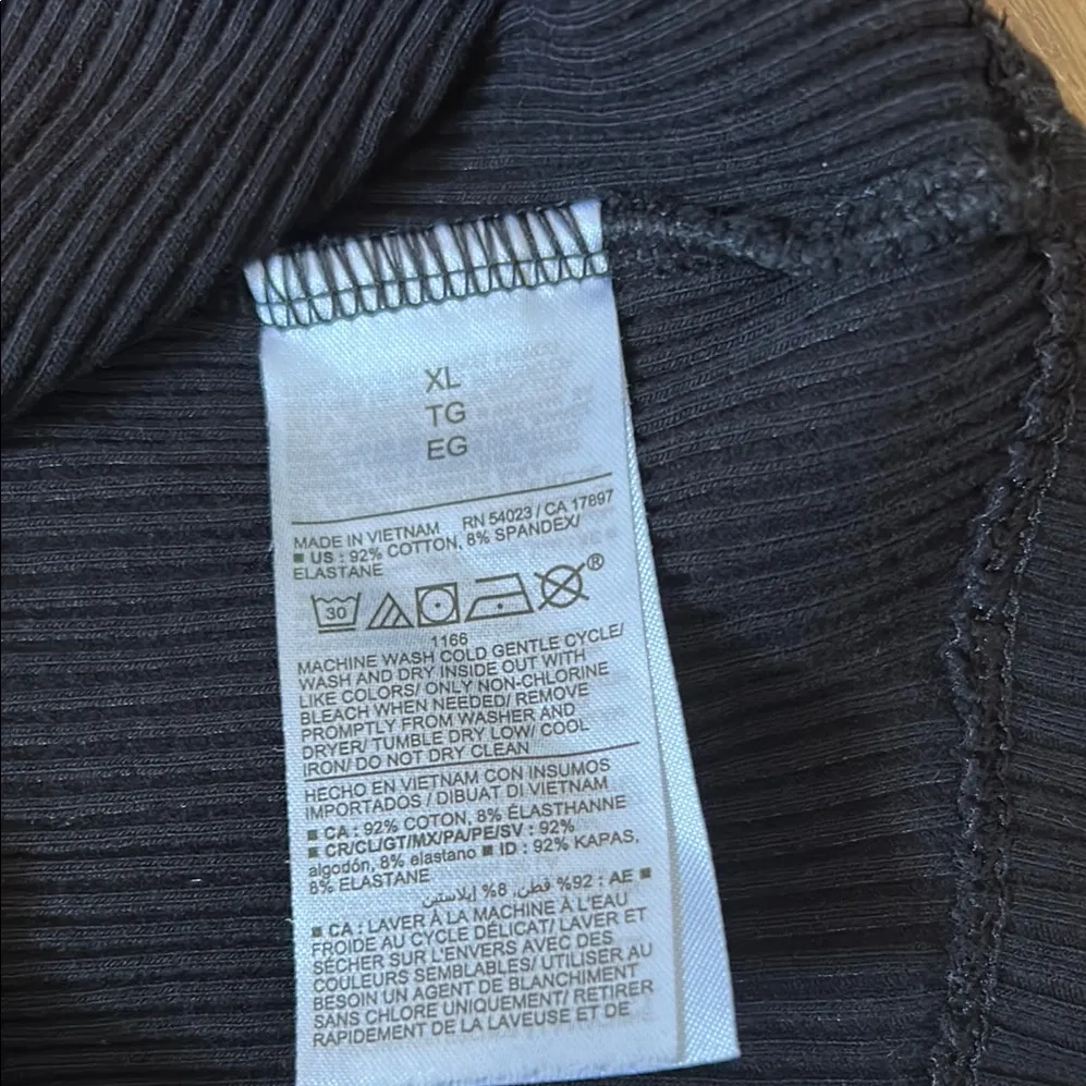 Old Navy‎ Black Tank Top - Image 6