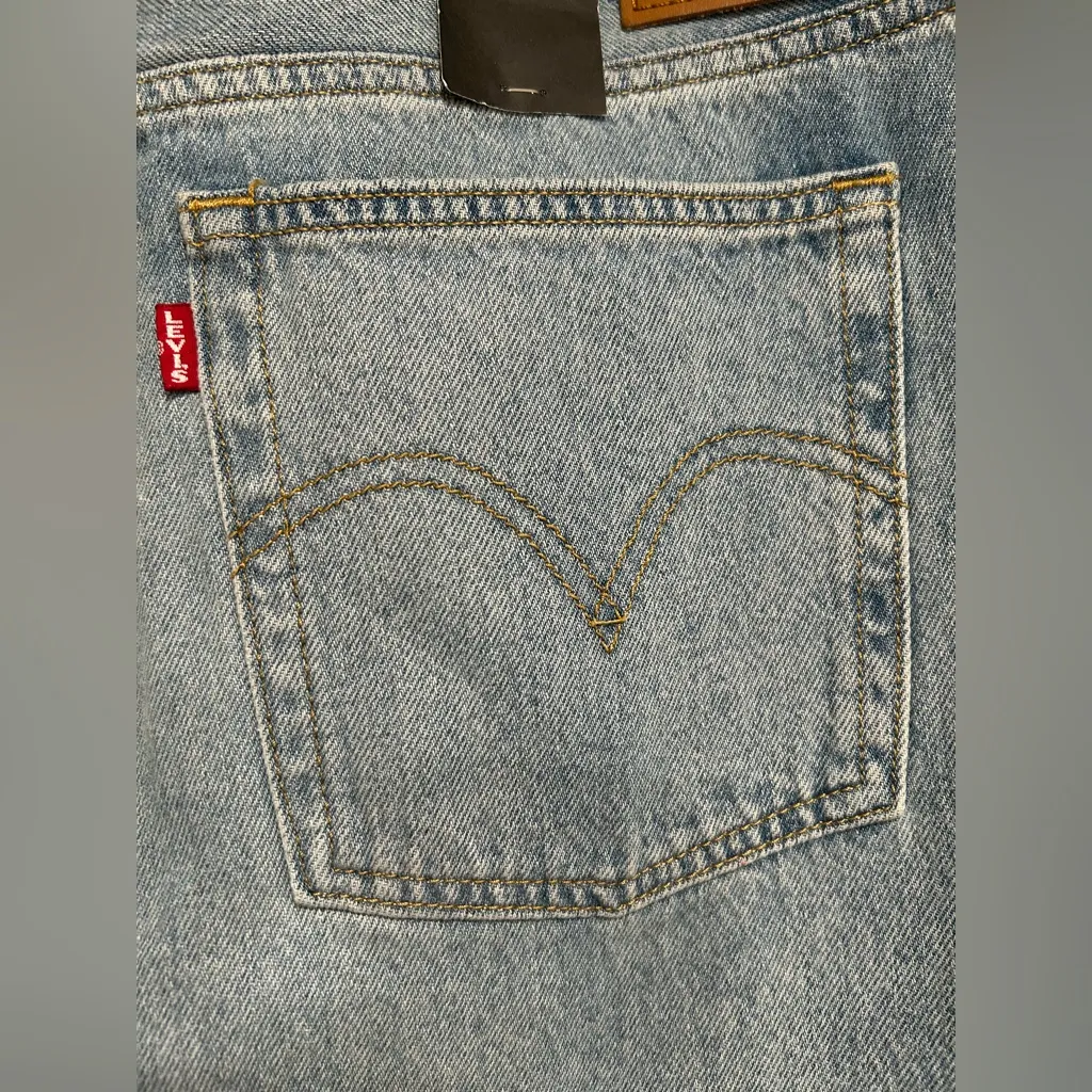 NWT! Levi’s Wedgie Straight Jeans Size 32 - Image 3