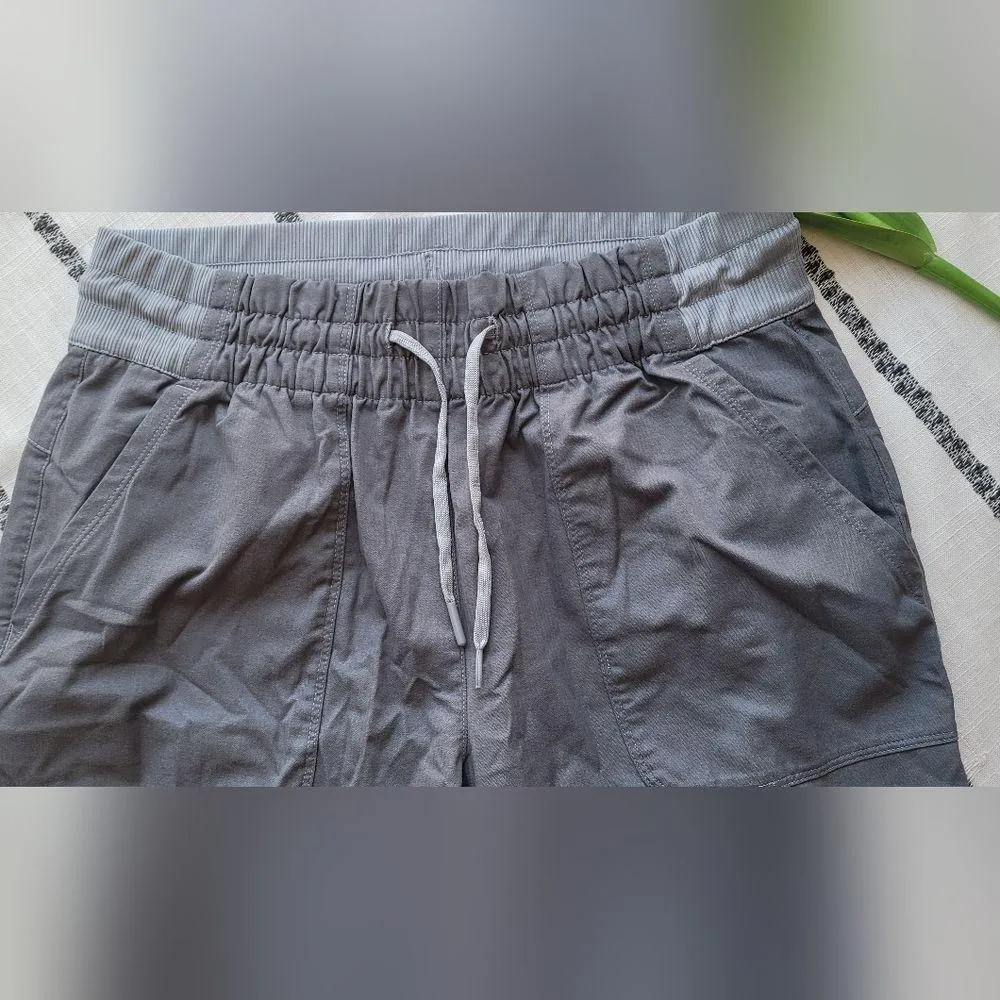 The north face Joggers - Image 3