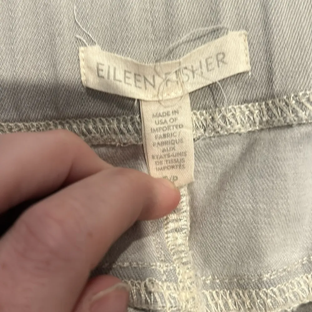 EILEEN FISHER light gray pull on denim pants - Image 4