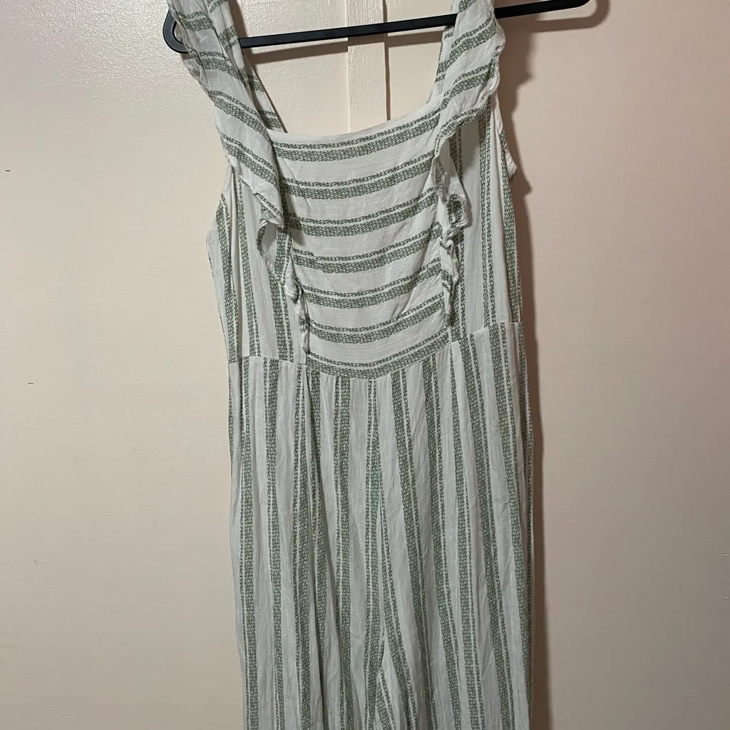 Hem y thread Striped White Jumpsuit with Ruffle Details - Image 5